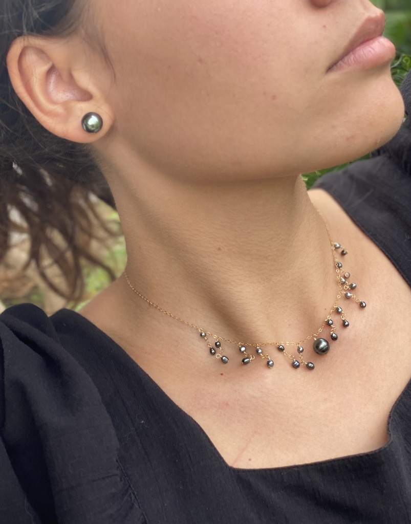 COLLIER TEARE PENDANT PERLE