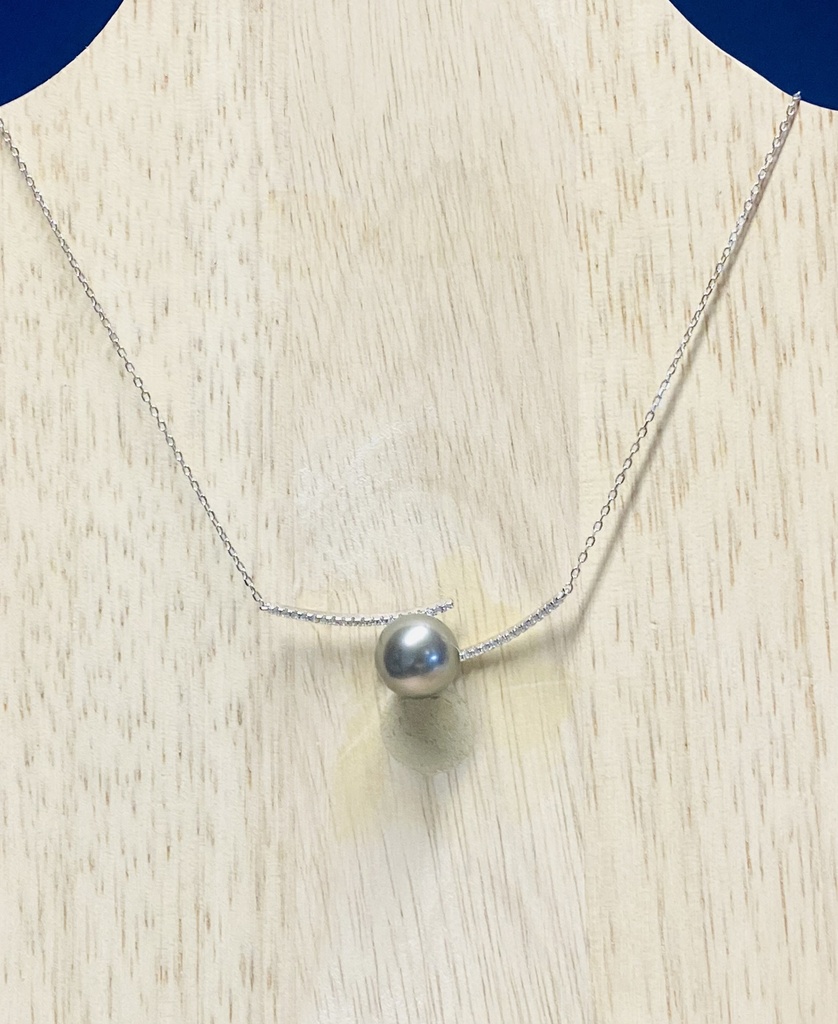 COLLIER NIUHITI