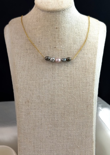 COLLIER VERA